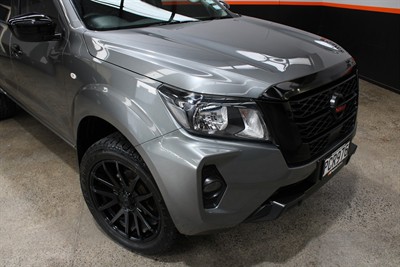 2022 Nissan Navara - Thumbnail