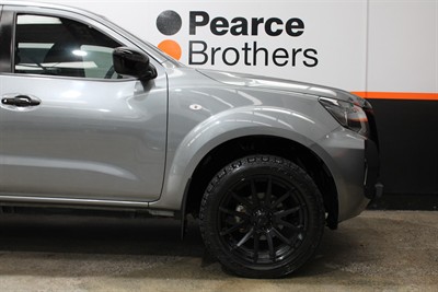 2022 Nissan Navara - Thumbnail