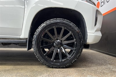 2021 Mitsubishi Triton - Thumbnail