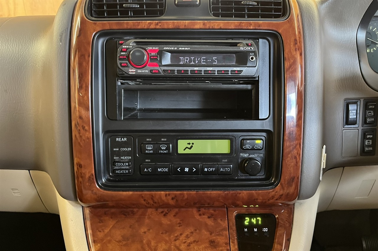 2002 Toyota Hiace