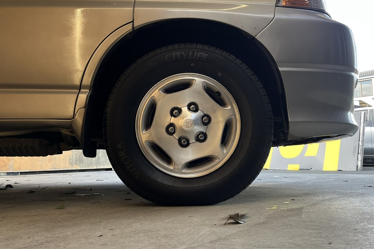 2002 Toyota Hiace