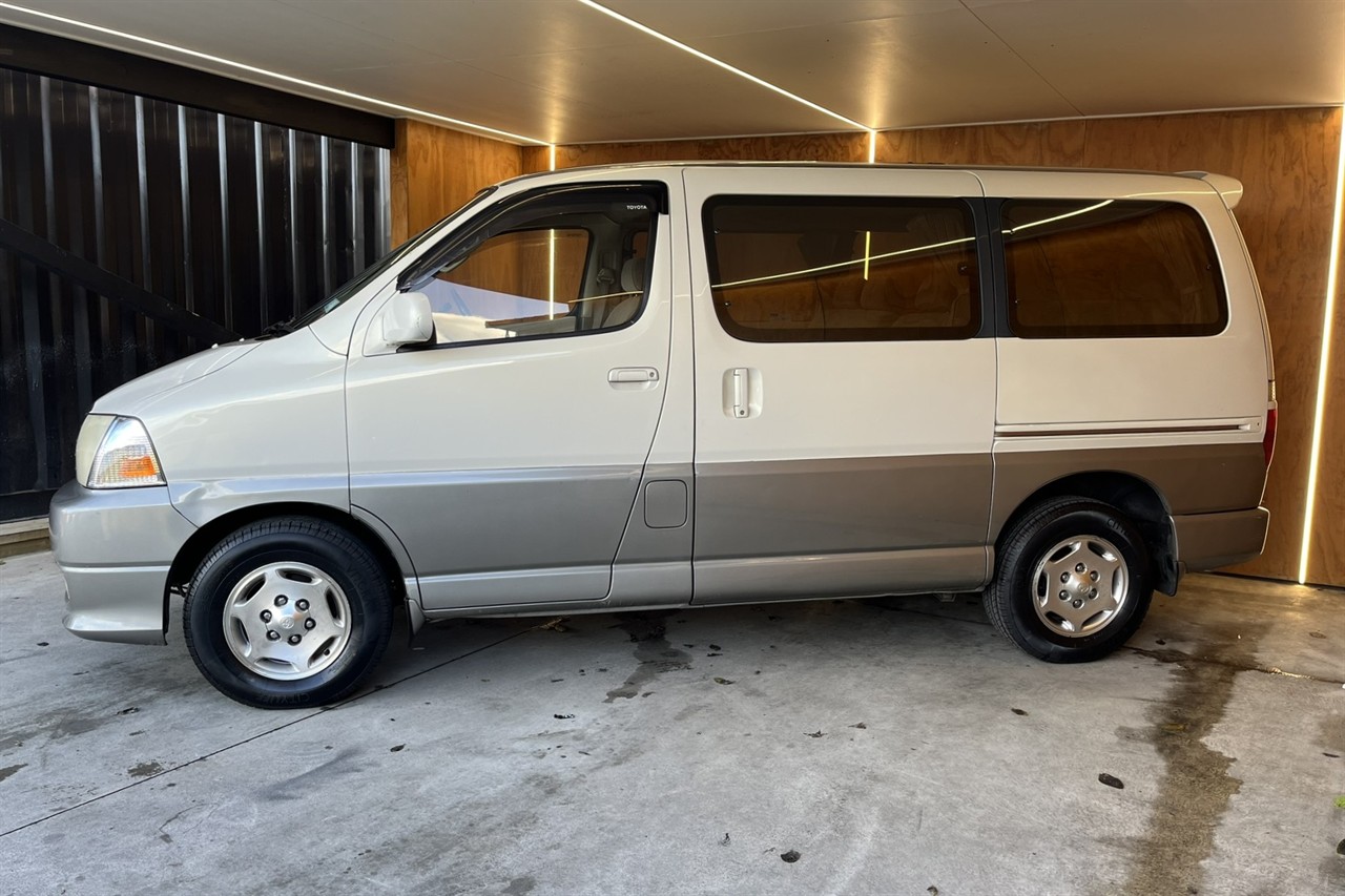 2002 Toyota Hiace