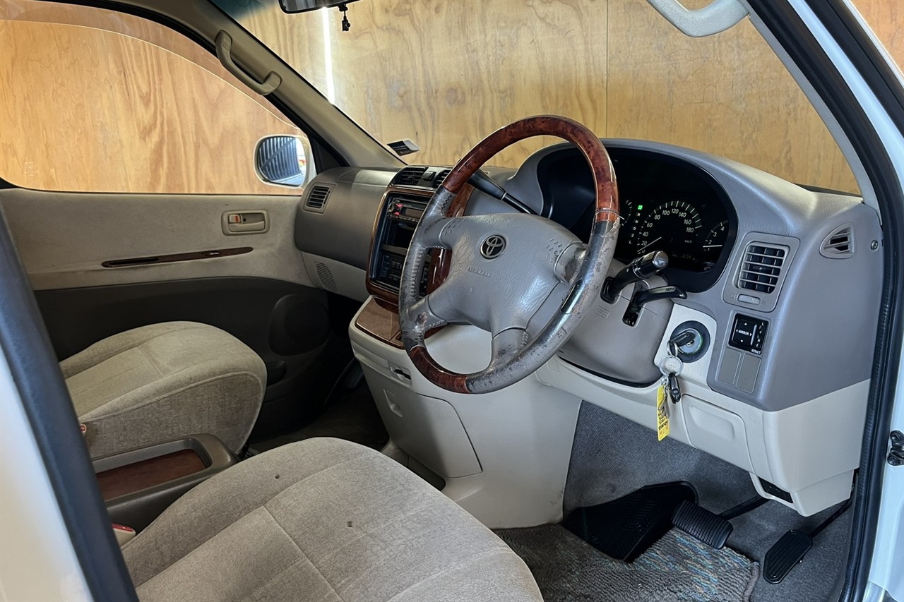 2002 Toyota Hiace