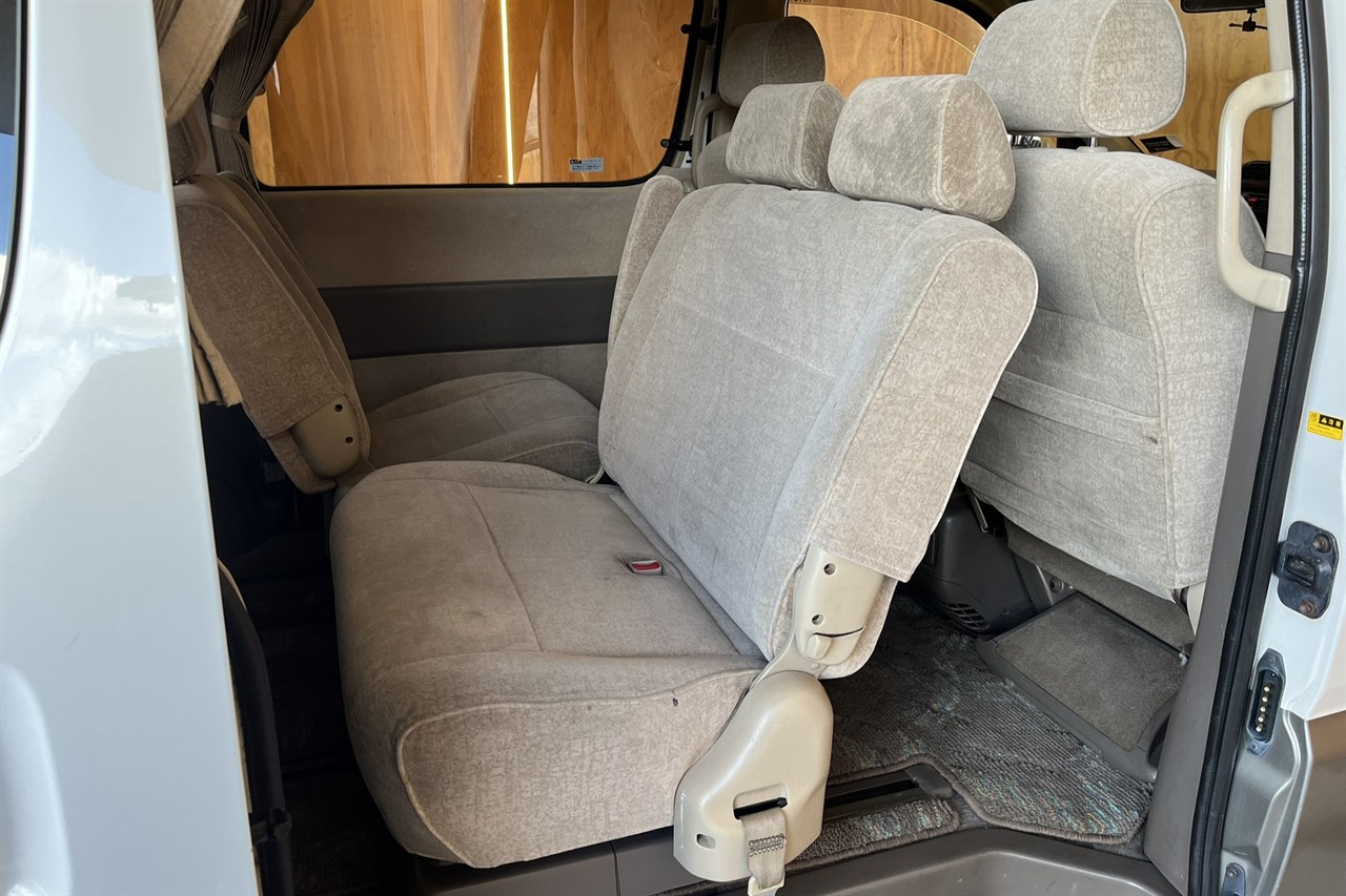 2002 Toyota Hiace