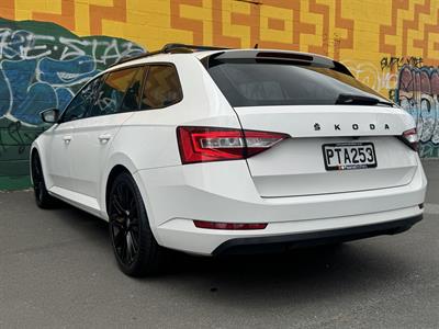 2021 Skoda Superb - Thumbnail