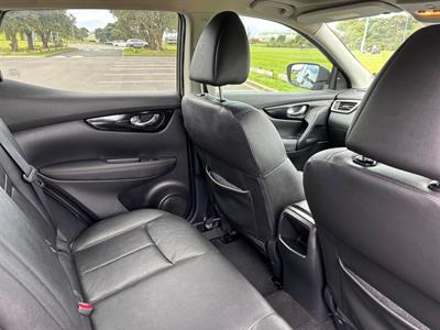 2015 Nissan QASHQAI - Thumbnail