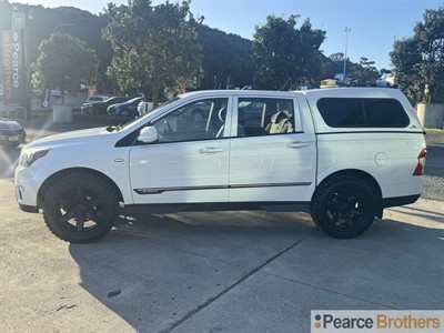 2017 Ssangyong Actyon - Thumbnail