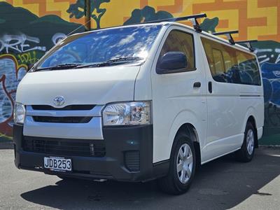 2015 Toyota Hiace - Thumbnail