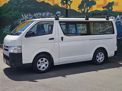 2015 Toyota Hiace - Thumbnail