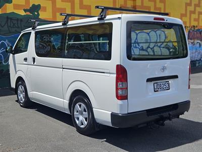 2015 Toyota Hiace - Thumbnail