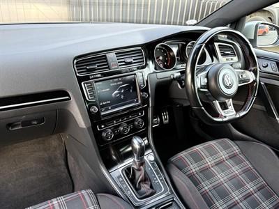 2015 Volkswagen GOLF - Thumbnail