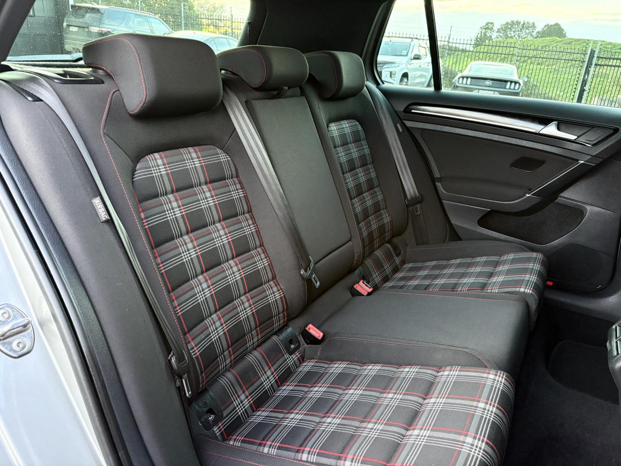 2015 Volkswagen GOLF