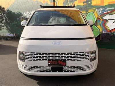 2024 Hyundai Staria - Thumbnail