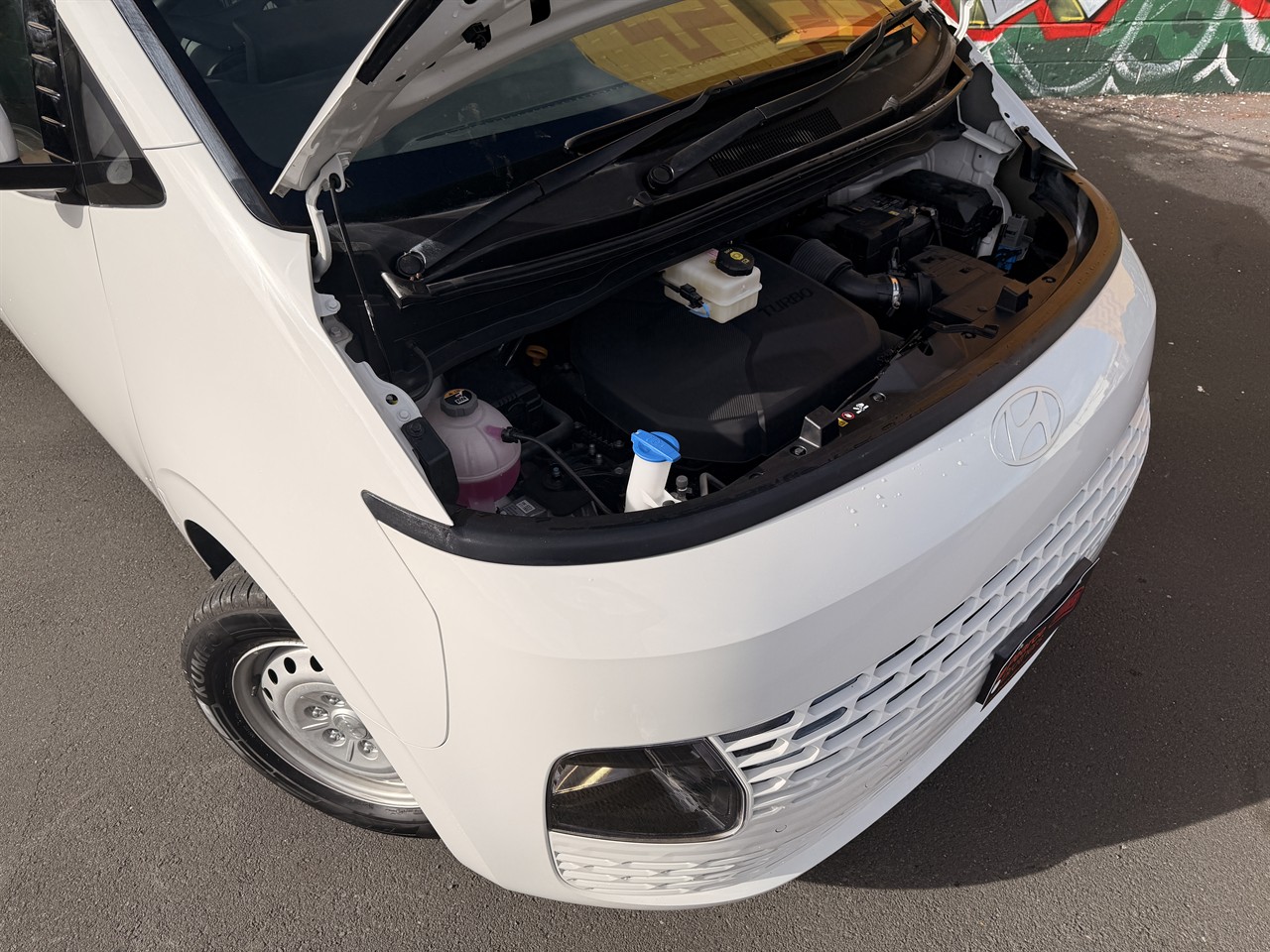 2024 Hyundai Staria