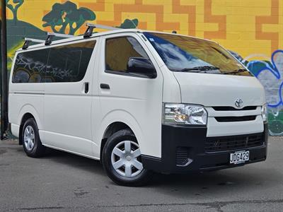 2015 Toyota Hiace - Thumbnail