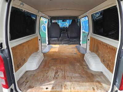 2015 Toyota Hiace - Thumbnail