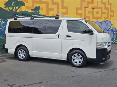 2015 Toyota Hiace - Thumbnail