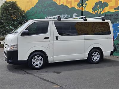 2015 Toyota Hiace - Thumbnail
