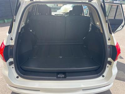 2006 Nissan Wingroad - Thumbnail