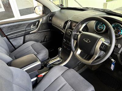 2021 Mahindra XUV500 - Thumbnail