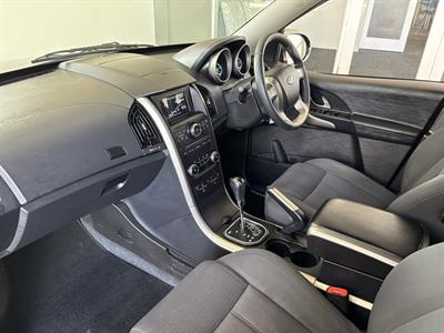 2021 Mahindra XUV500 - Thumbnail
