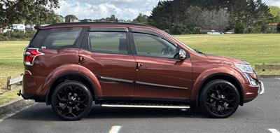 2021 Mahindra XUV500 - Thumbnail