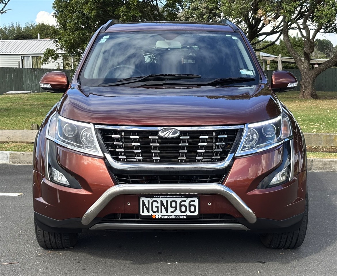 2021 Mahindra XUV500