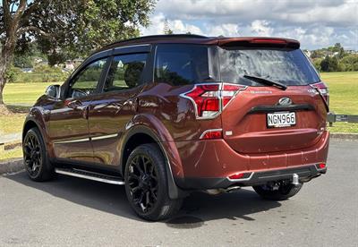 2021 Mahindra XUV500 - Thumbnail