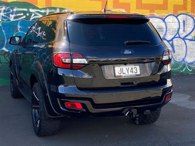 2015 Ford Everest - Thumbnail