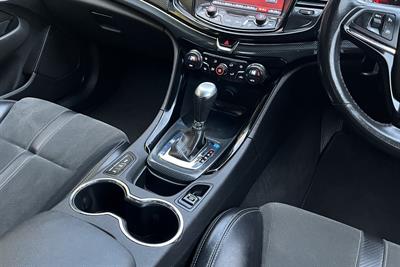 2016 Holden Commodore - Thumbnail