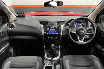2021 Nissan Navara - Thumbnail