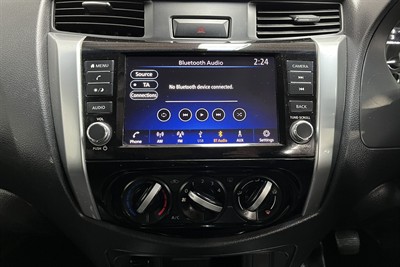 2021 Nissan Navara - Thumbnail