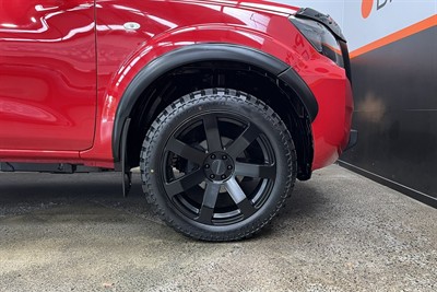 2021 Nissan Navara - Thumbnail