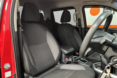 2021 Nissan Navara - Thumbnail