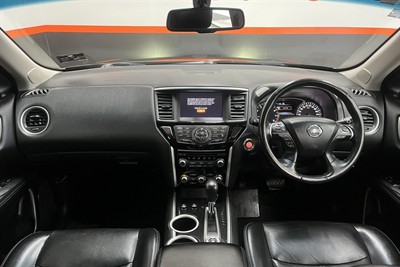 2019 Nissan Pathfinder - Thumbnail