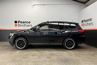 2019 Nissan Pathfinder - Thumbnail