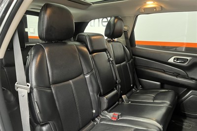 2019 Nissan Pathfinder - Thumbnail