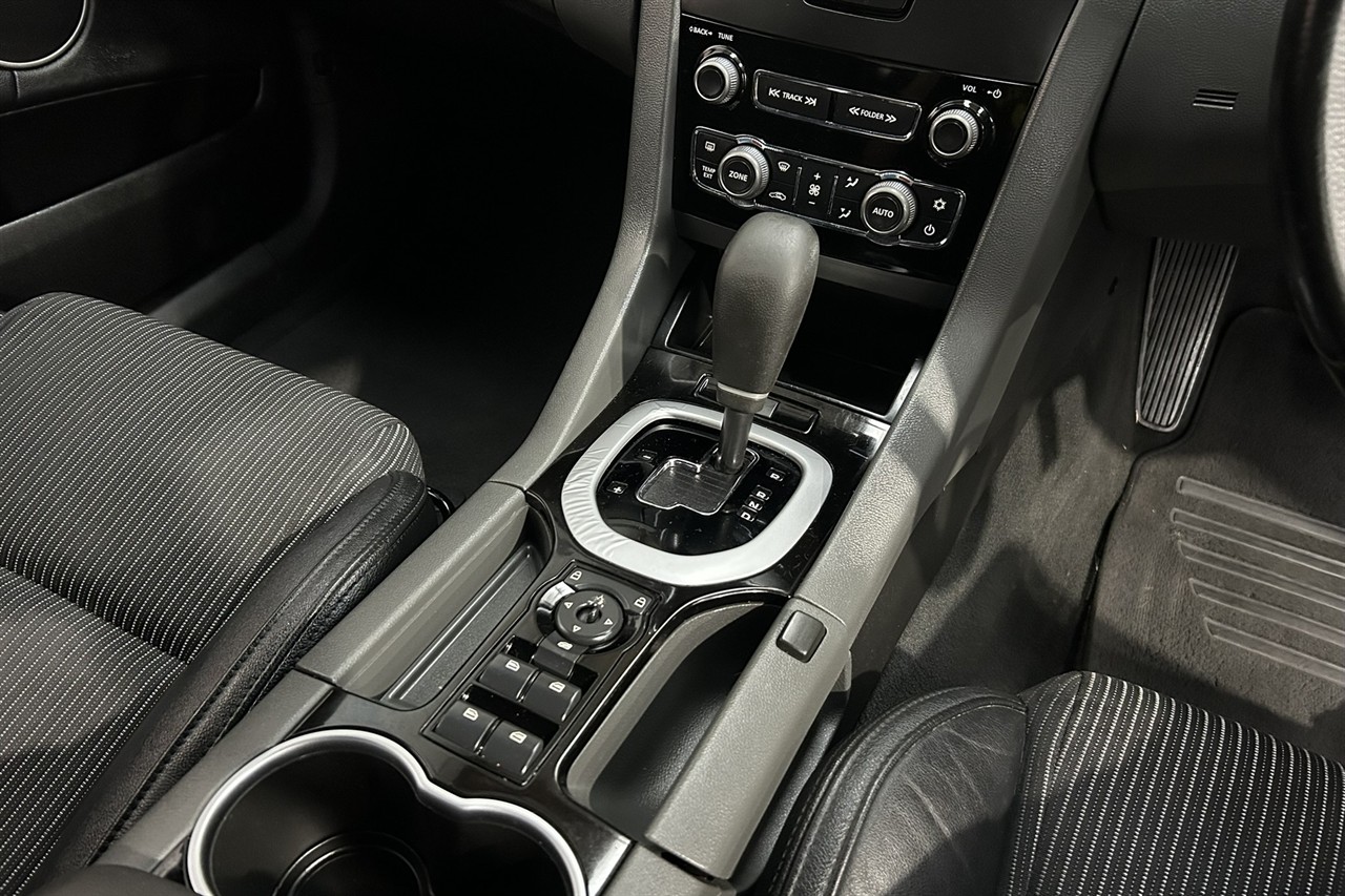 2013 Holden COMMODORE