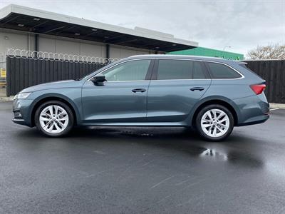 2022 Skoda Octavia - Thumbnail