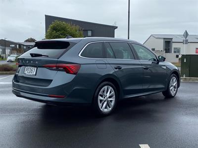 2022 Skoda Octavia - Thumbnail