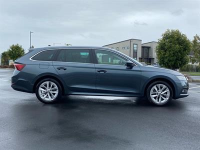 2022 Skoda Octavia - Thumbnail