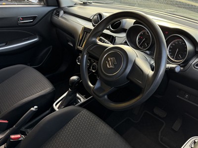 2017 Suzuki Swift - Thumbnail
