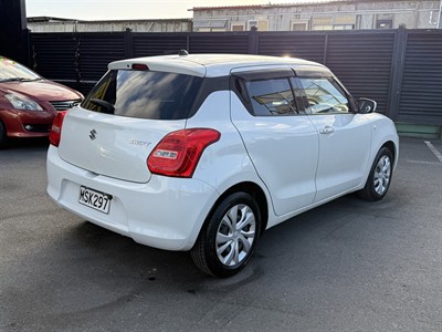 2017 Suzuki Swift - Thumbnail