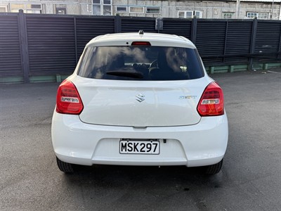 2017 Suzuki Swift - Thumbnail