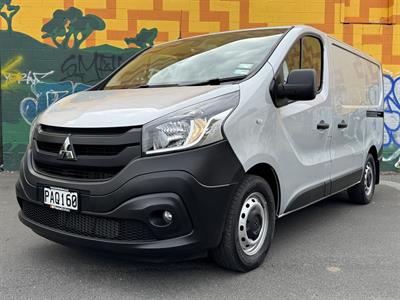 2022 Mitsubishi Express - Thumbnail