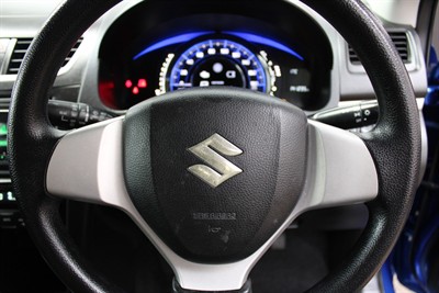 2014 Suzuki Swift - Thumbnail