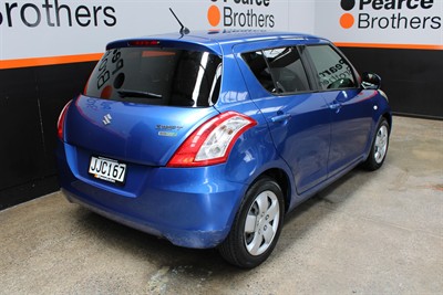 2014 Suzuki Swift - Thumbnail