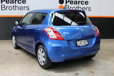 2014 Suzuki Swift - Thumbnail