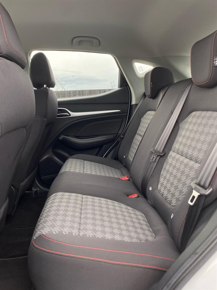 2023 MG ZS