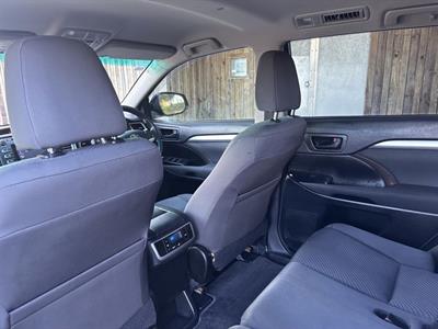2017 Toyota Highlander - Thumbnail